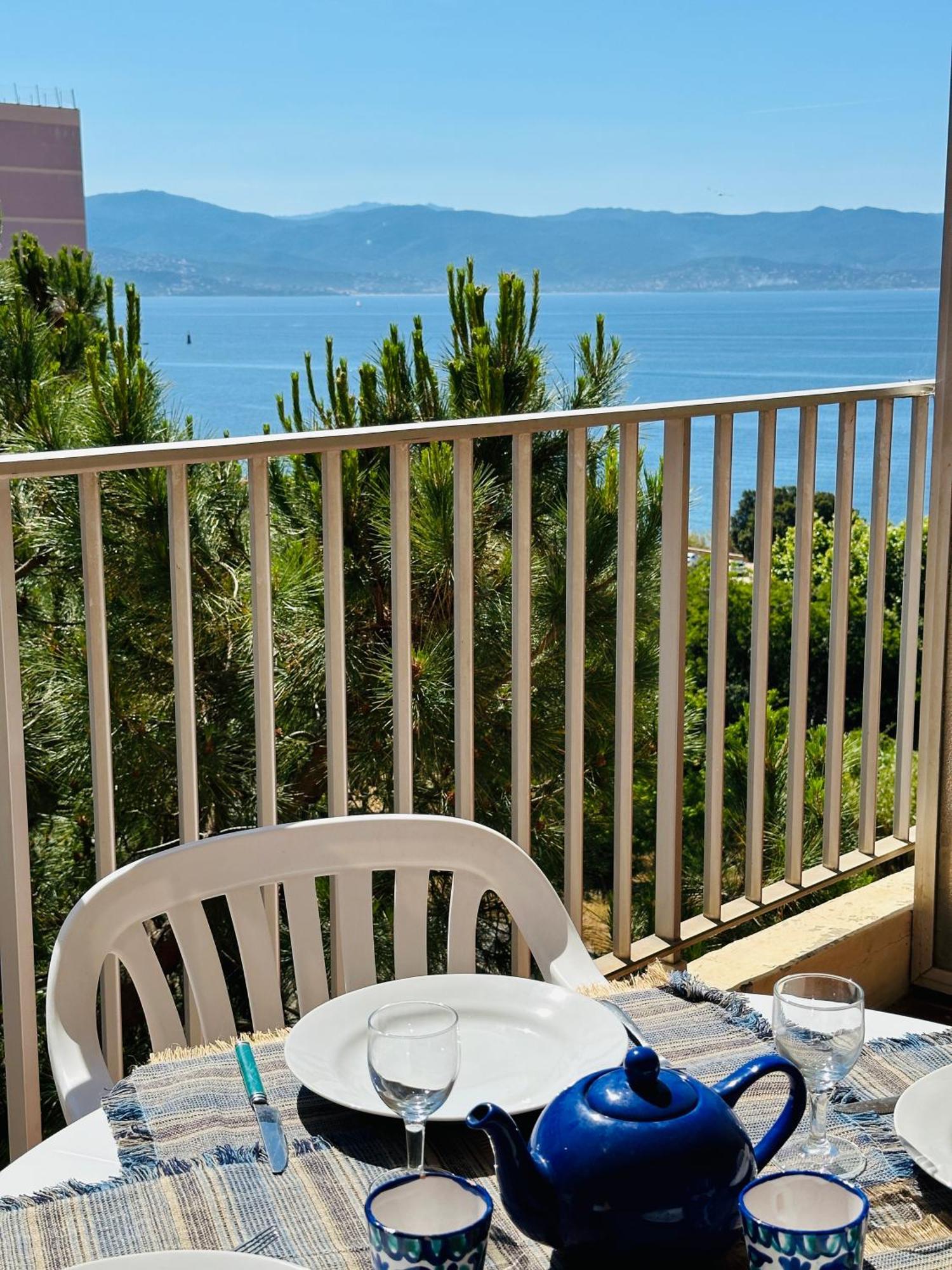 Grand Terrasse Vue Sur Et Parking Ajaccio (Corsica)