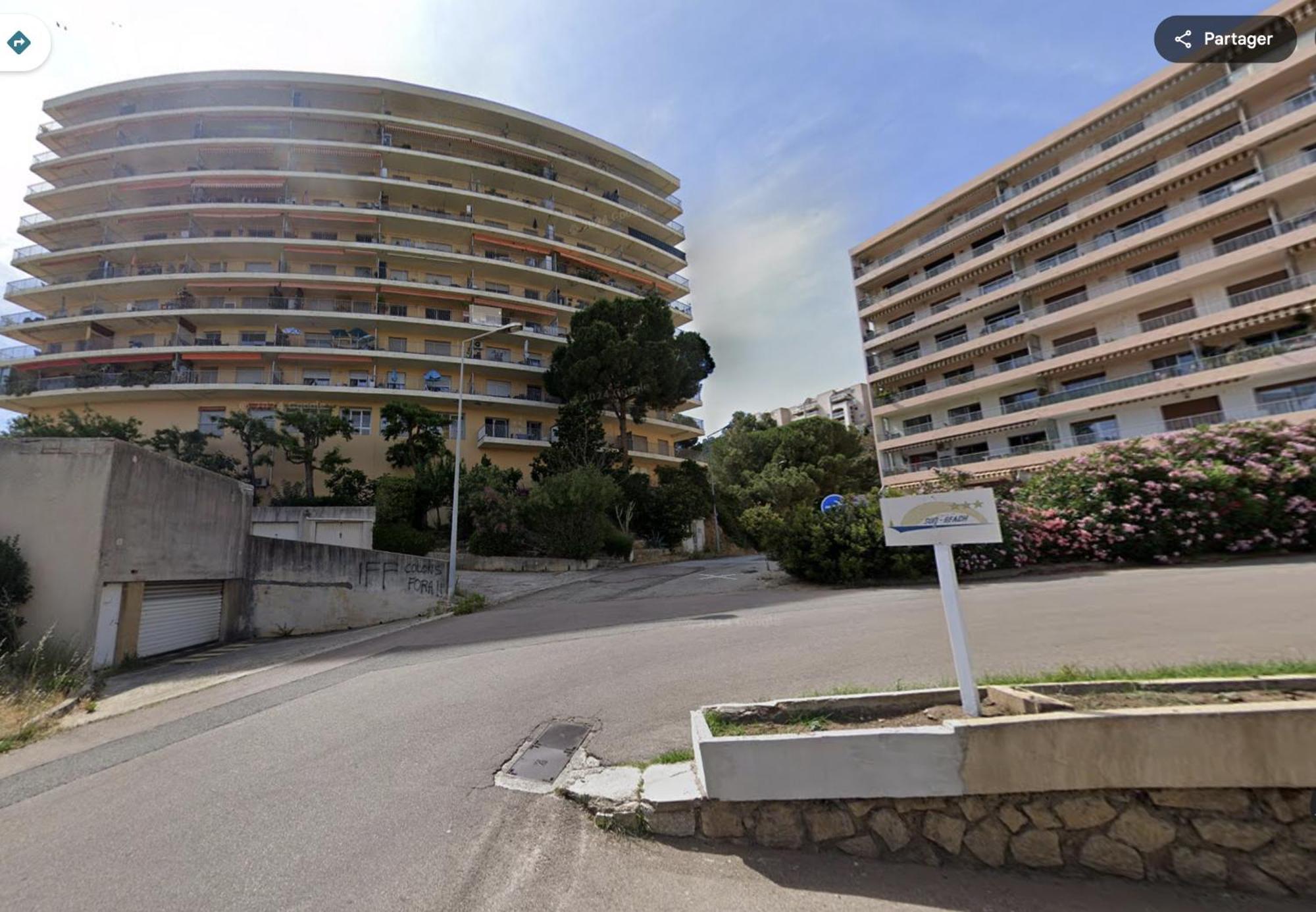 Grand Terrasse Vue Sur Et Parking * Ajaccio (Corsica)